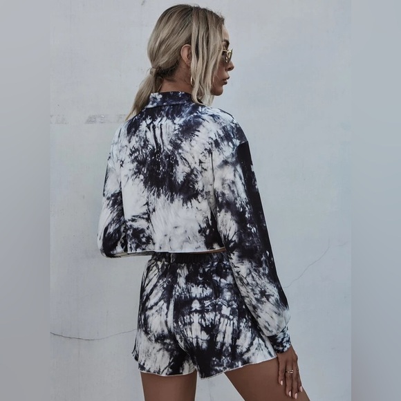 Shein cropped quarter zip top with matching shorts - Picture 4 of 14